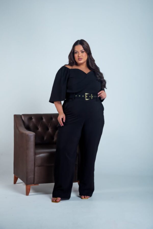 Macacão com Cinto Ajustável Plus Sizes