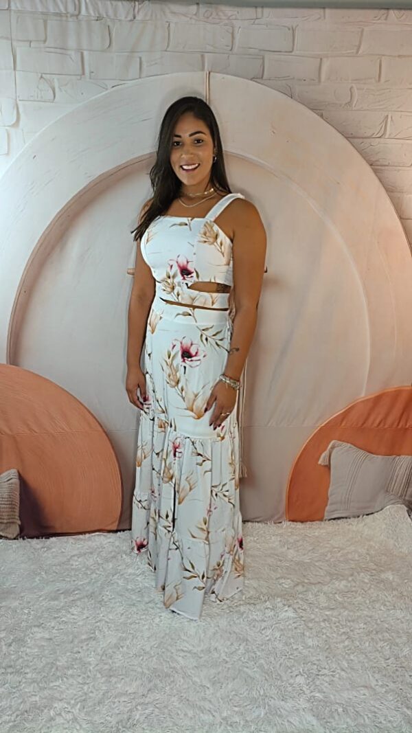 Conjunto no crepe santorine, forrado com bojo estampa exclusiva - Imagem 3